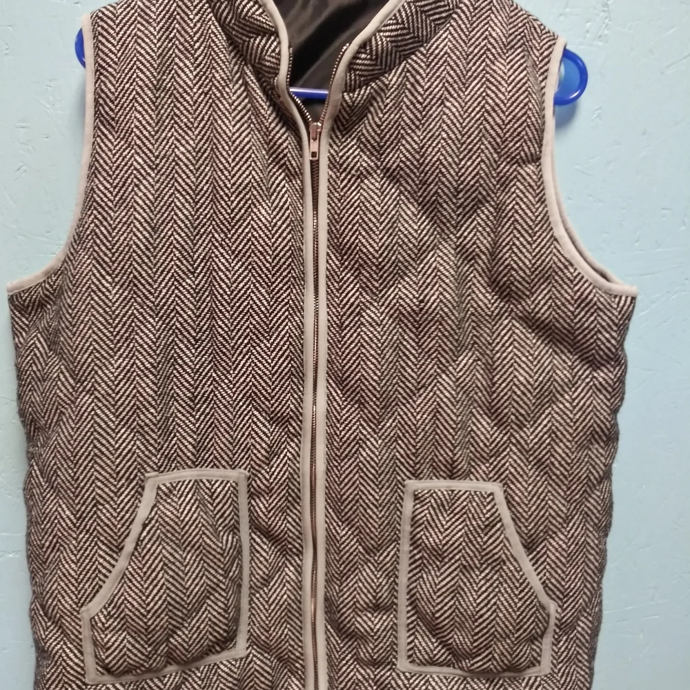 Vest - Picture 2 of 2